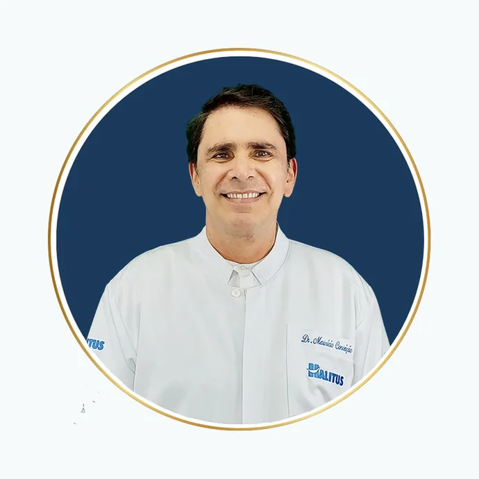 Dr. Maurício Conceição — Especialista em Halitose